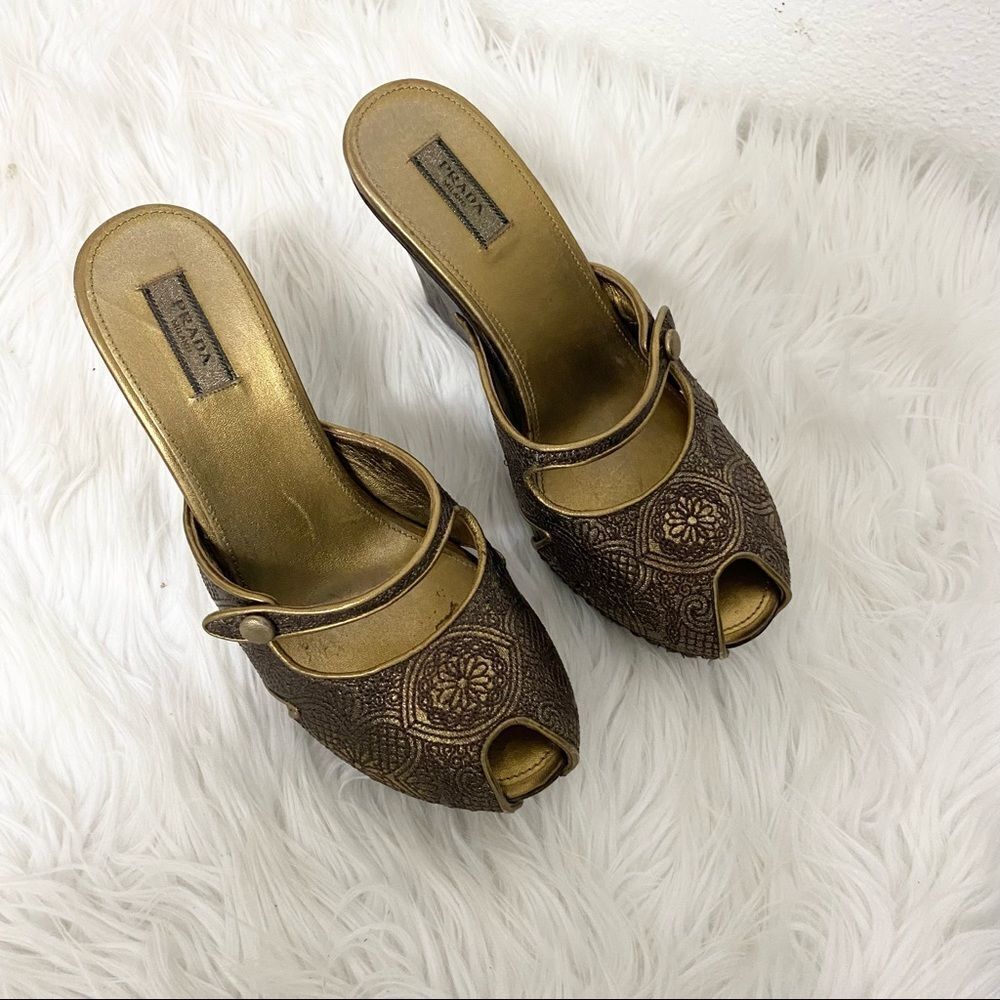 Prada vintage embossed leather bronze peep toe wedges sandals EUR 37.5 US 7 - Picture 3 of 9